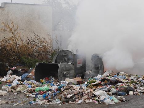 Вибухи у сміттєвих баках в Ужгроді спричини балончики з-під дезодорантів – поліція