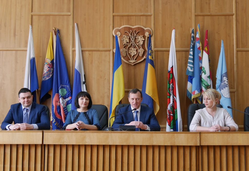 У порядку денному сесії Ужгородської міськради від 30 травня проекти рішень про зміну влади відсутні