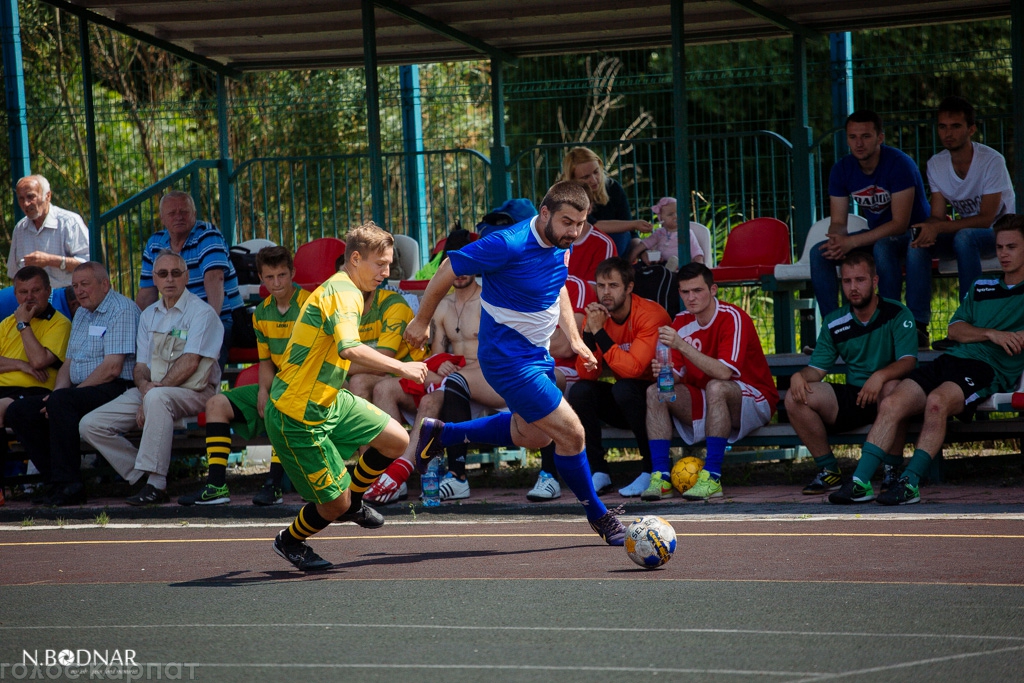 В Ужгороді, в турнірі з міні-футболу серед команд ЗМІ перемогли "спортивні" журналісти, "бронза" – у Берегова (ФОТО)