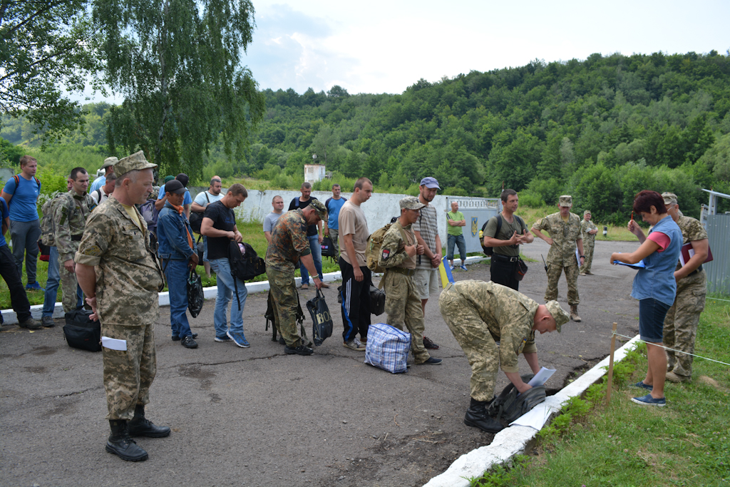 Ужгородський полігон прийняв майже півтисячі резервістів територіальної оборони Закарпаття (ФОТО)