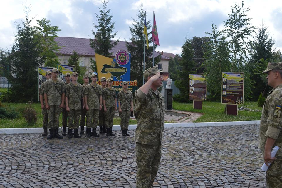 До Мукачівського прикордонного загону прибули 9 випускників-лейтенантів (ФОТО)