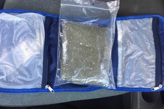 На Хустщині у водія "Фіата" вилучили 200 грамів марихуани (ФОТО)