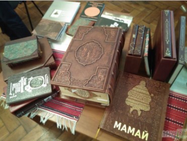 В Ужгороді презентували перевидані давні українські книги (ФОТО)