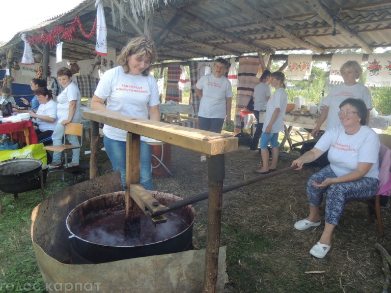 У Гечі на закарпатській Берегівщині відбувся восьмий фестиваль варіння леквару