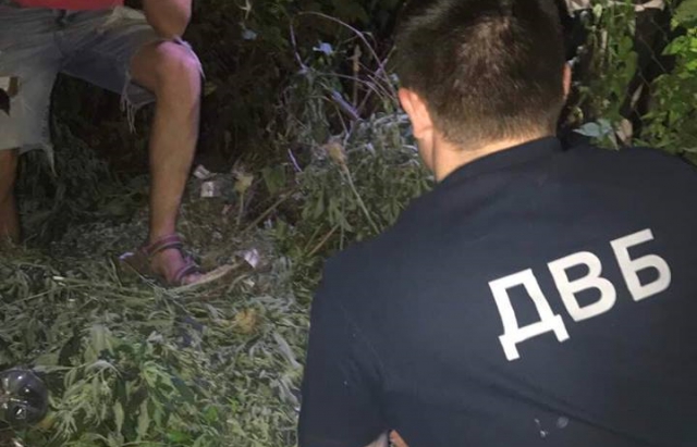 Поліцейський з Виноградова, підозрюваний у вимаганні 50 тис дол за "кришування" нарколабораторії, вийде під заставу в 130 тис грн