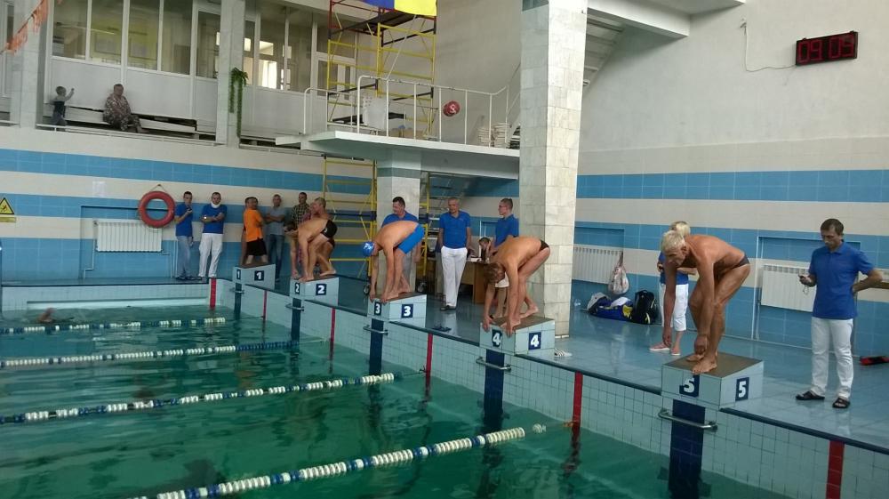 В Ужгороді на Чемпіонаті області змагалися плавці та ватерполісти різних поколінь