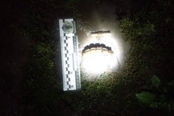 На Мукачівщині діти знайшли у себе на подвір'ї  муляж гранати
