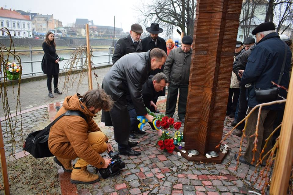 В Ужгороді вшанували пам'ять жертв Голокосту (ФОТО)