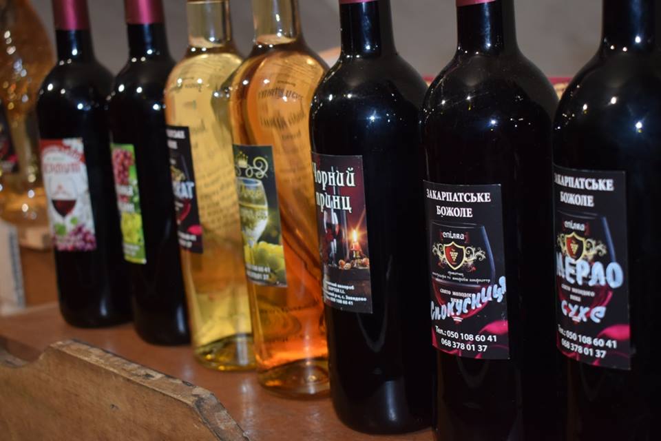 В Ужгороді офіційно відкрили свято молодого вина "Закарпатське божоле" (ФОТО)