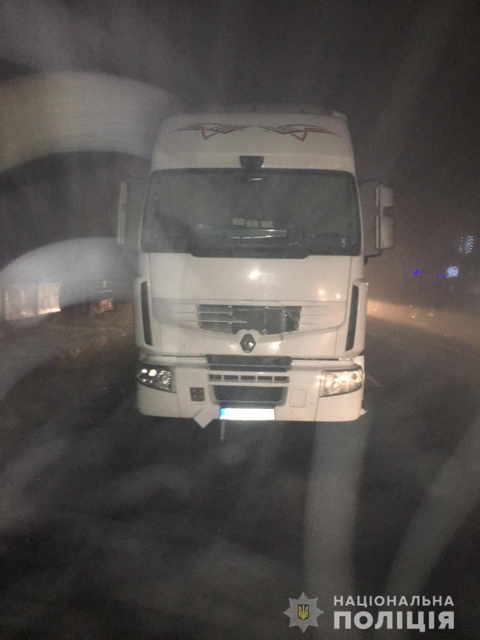 На Виноградівщині водій-іноземець, керуючи вантажним автомобілем, на смерть збив пішохода (ФОТО)