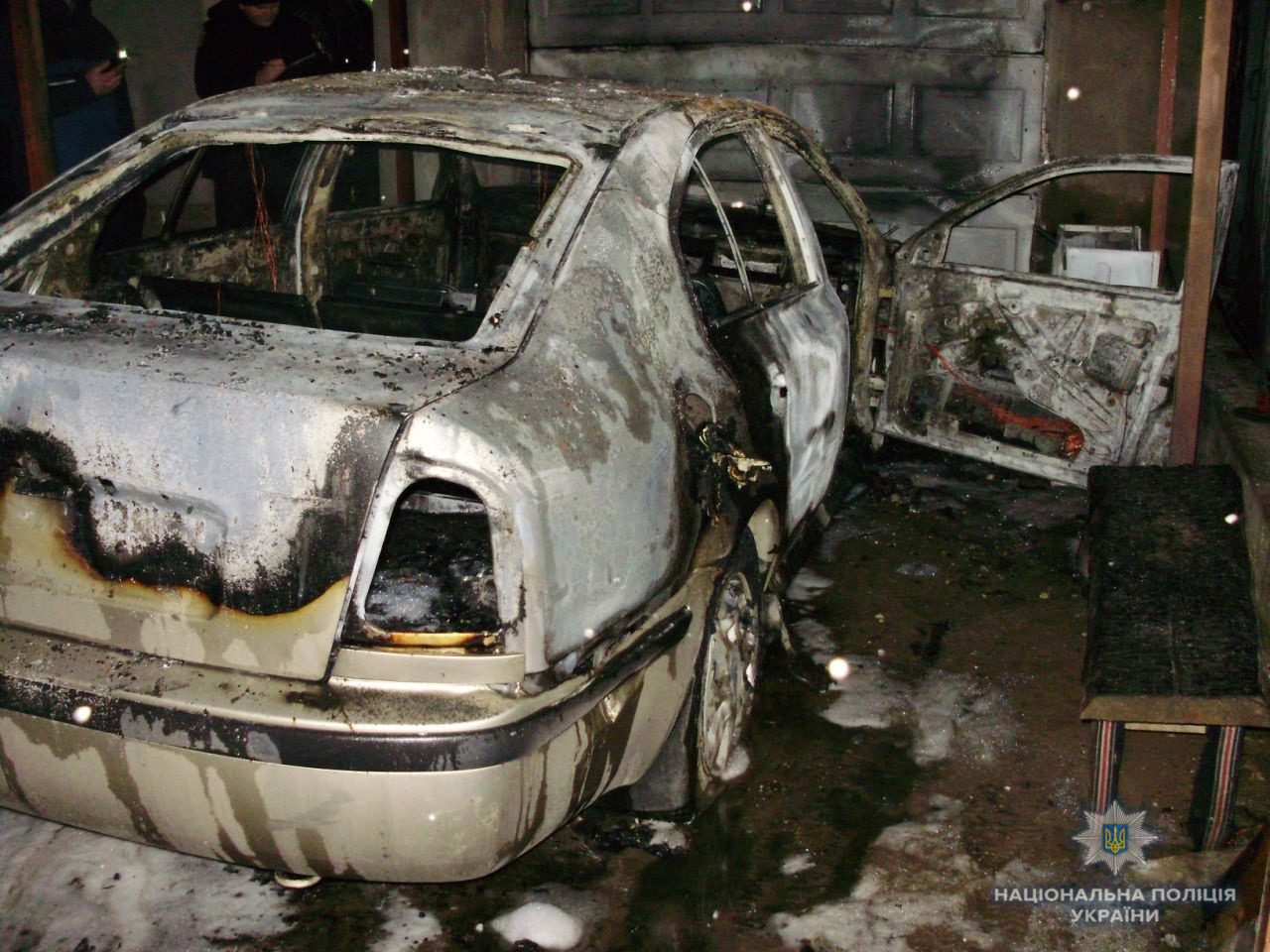 Нічне знищення вогнем "Шкоди" у Мукачеві в поліції кваліфікували як підпал (ФОТО)