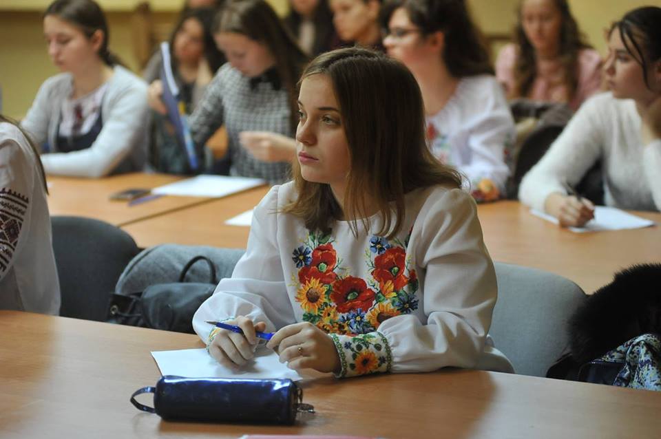Із понеділка учні та дошкільнята Мукачева повертаються до закладів по завершенню карантина