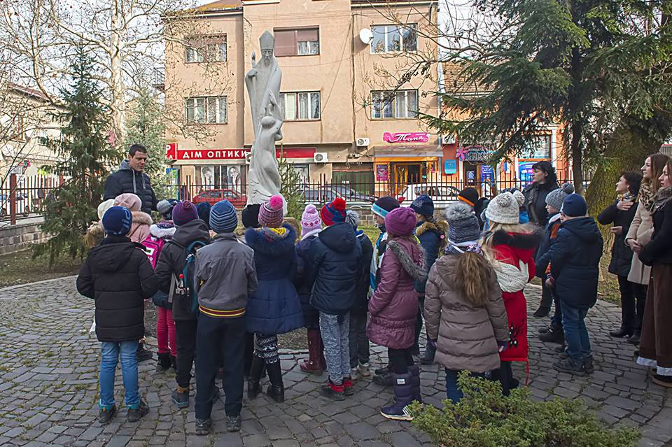 До дня народження Міхая Мункачі школярам Мукачева провели відкриту екскурсію (ФОТО)