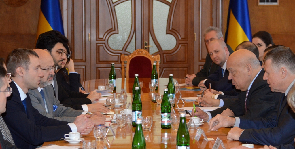 Комісар ОБСЄ після візиту на Закарпаття підтримав двомовний підхід в українській освіті