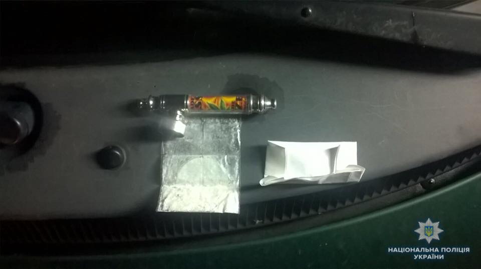 У Берегові в сумці пасажирки автомобіля знайшли метамфетамін і марихуану (ФОТО)