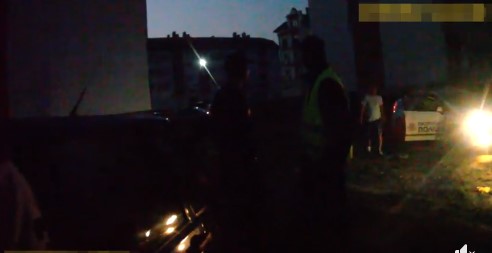 В Ужгороді патрульні доганяли та блокували 14-річного водія, що викрав чуже авто "покататися" (ВІДЕО)