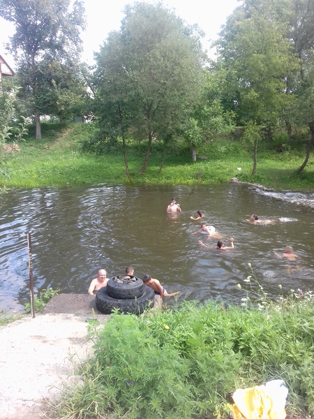 В Іршаві облаштували ще одне місце для відпочинку поблизу річки (ФОТО)