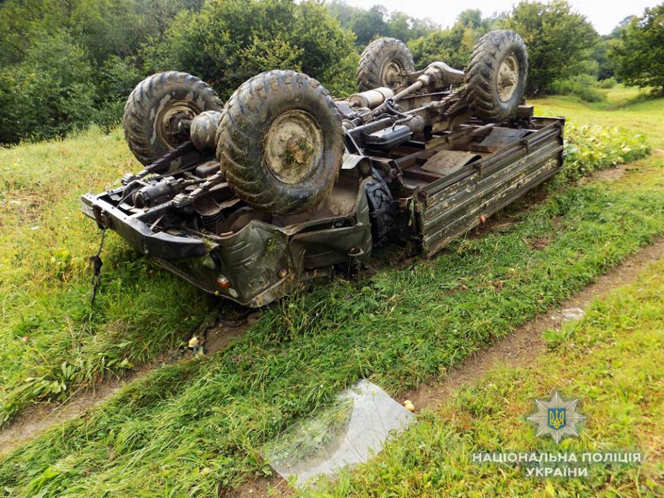 На Міжгірщині загинув водій ГАЗ-у, що перекинувся в кювет (ФОТО)