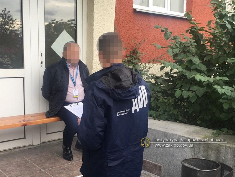В Ужгороді на хабарі у 200 дол затримано посадовця державної міграційної служби (ФОТО)