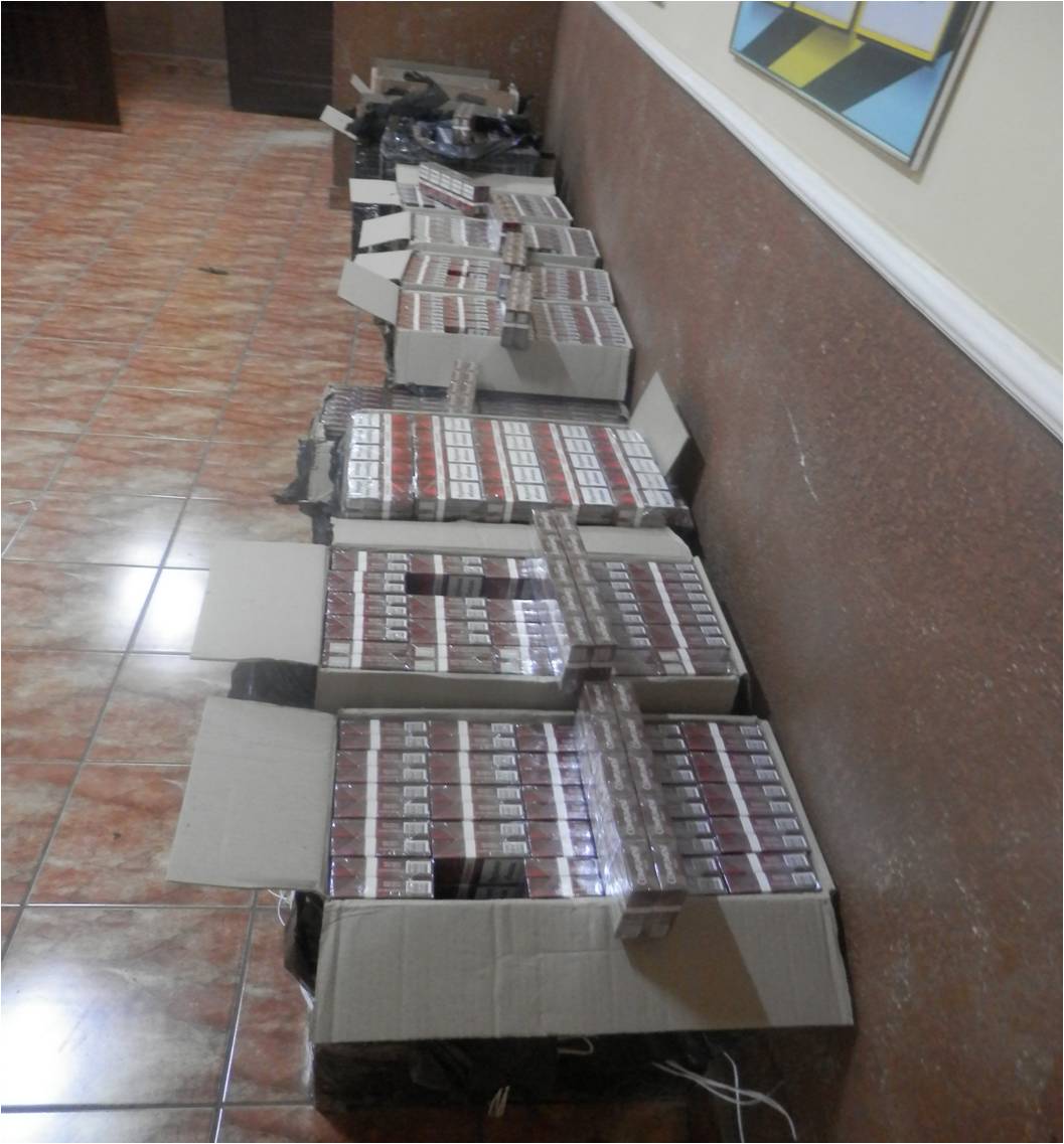 14 ящиків сигарет та одного "водолаза" з групи контрабандистів затримали на Закарпатті (ФОТО)