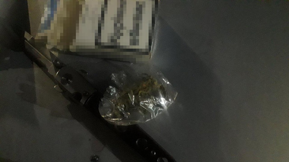 У юного водія "Фольксвагена" у Берегові знайшли марихуану (ФОТО) 