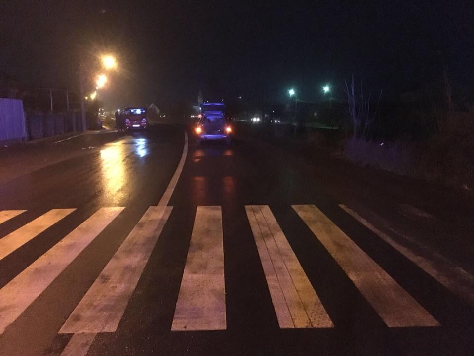 В Ужгороді водій ВАЗу збив пішохода, що переходив дорогу по пішоходному переходу (ФОТО)