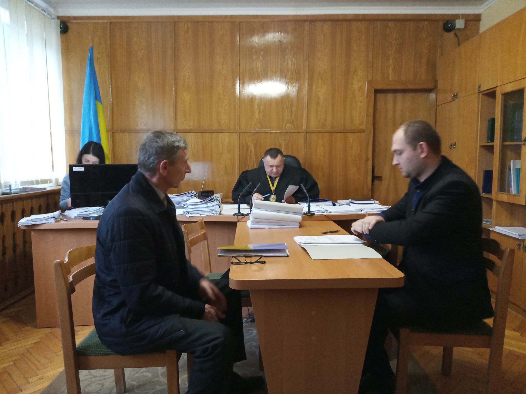Суд над головою Хустської райради Іванчом за перешкоджання журналістській діяльності відклали на 22 січня