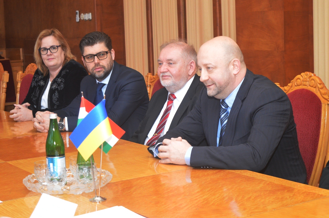 Меморандум про співпрацю у переробці твердих побутових відходів з Угорщиною підписали в Ужгороді (ФОТО)
