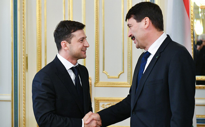 Президент Угорщини назвав обнадійливими переговори із Зеленським щодо угорської нацменшини на Закарпатті