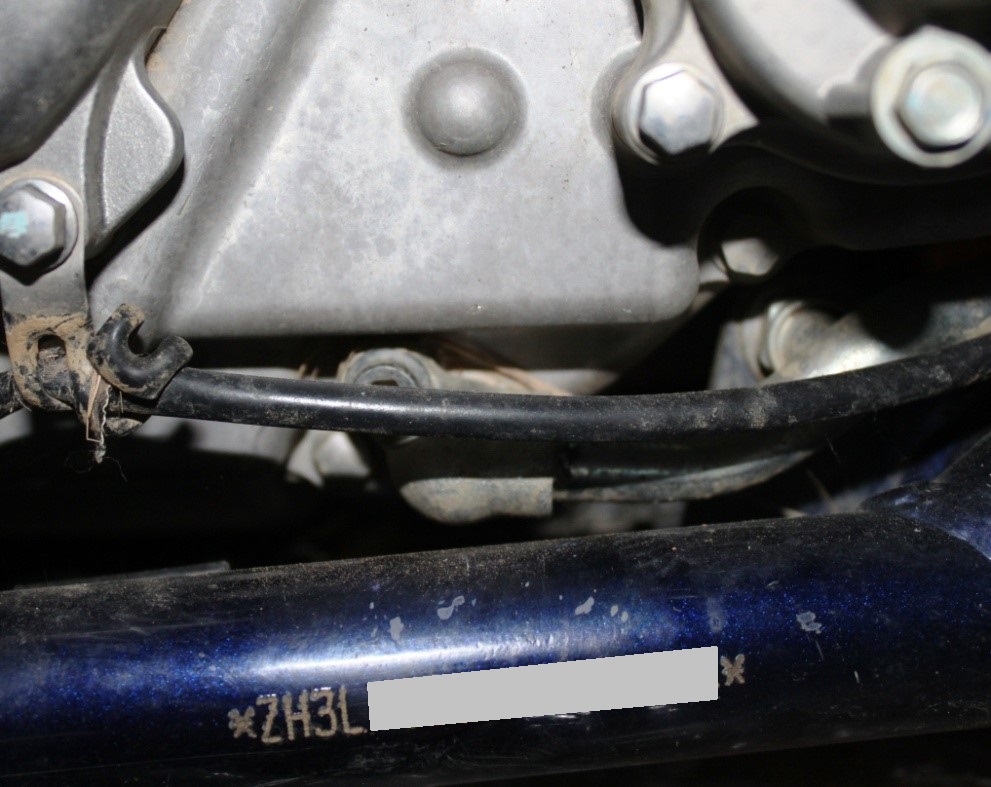 У мікроавтобусі буковинця на кордоні на Закарпатті виявили деталі викраденого в Італії мотоцикла (ФОТО)