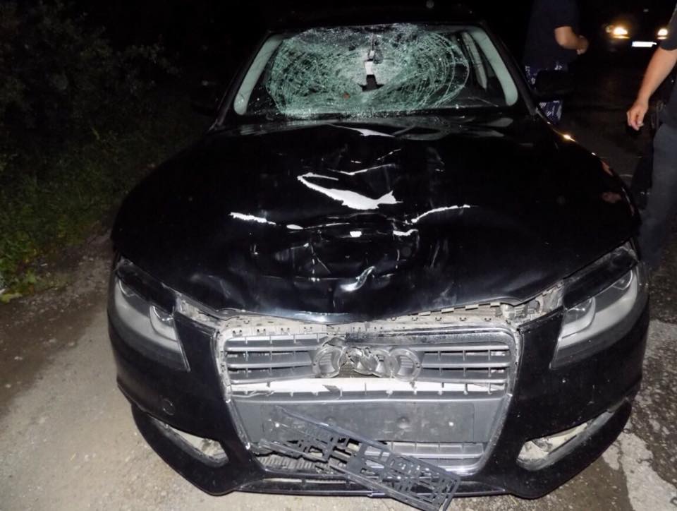 На Хустщині 19-річний хлопець на Audi A4 смертельно травмував пішохода (ФОТО)