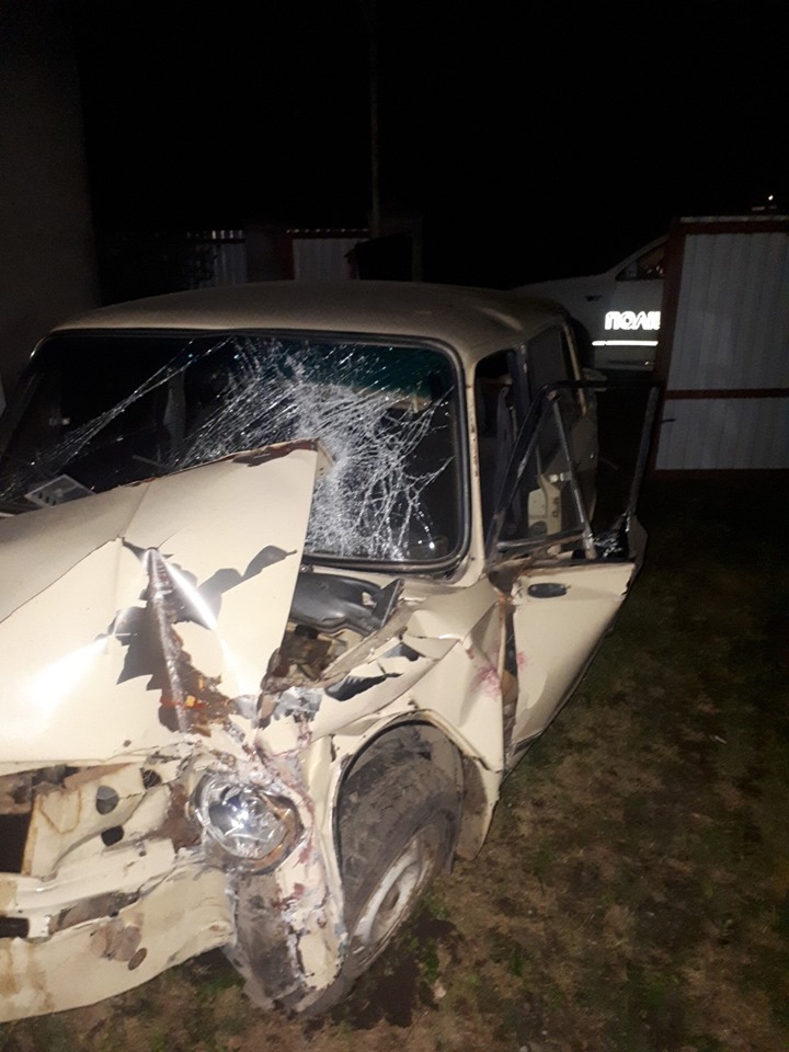 На Мукачівщині п'яний водій врізався у стовп, а на Берегівщині ще один водій напідпитку зіткнувся з парканом (ФОТО)