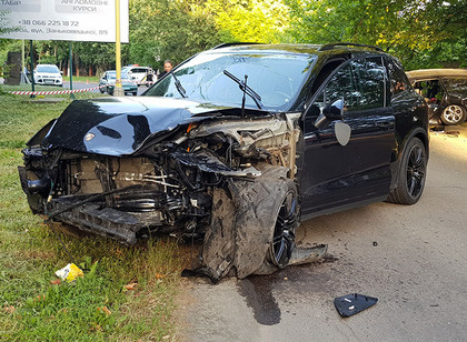 Власнику "Porsche Cayenne", на якому скоєно ДТП на Слов’янській Набережній у м. Ужгороді, повідомили про підозру