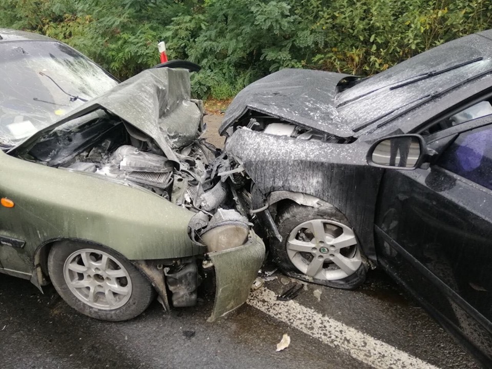 За фактом ДТП на Мукачівщині, в якій загинув один із водіїв і постраждали 7 людей, розпочато кримінальне провадження (ФОТО)