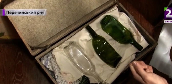 Тарілки з використаних винних пляшок виготовляє на Перечинщині майстер з обробки скла (ВІДЕО)