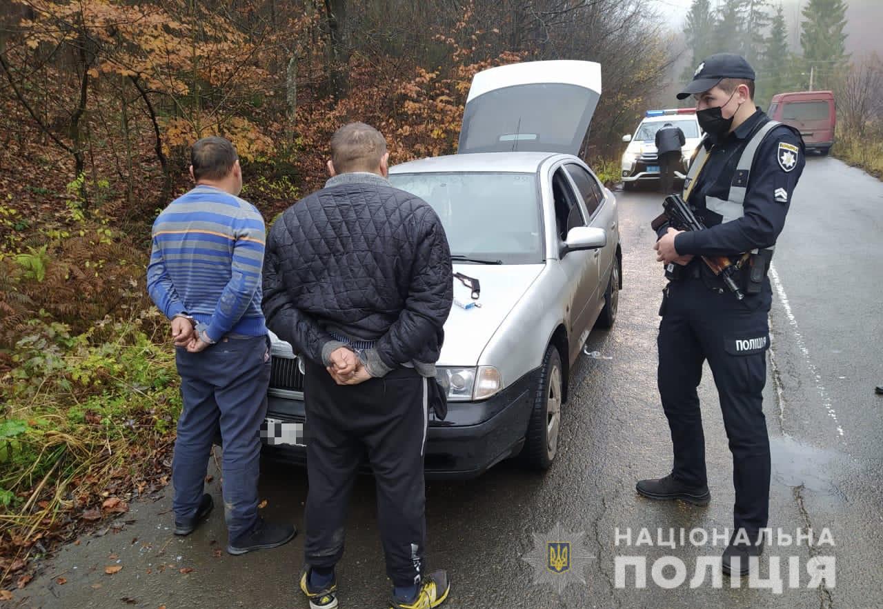 Двоє ужгородців в дорозі пограбували свого пасажира з Львівщини (ФОТО)