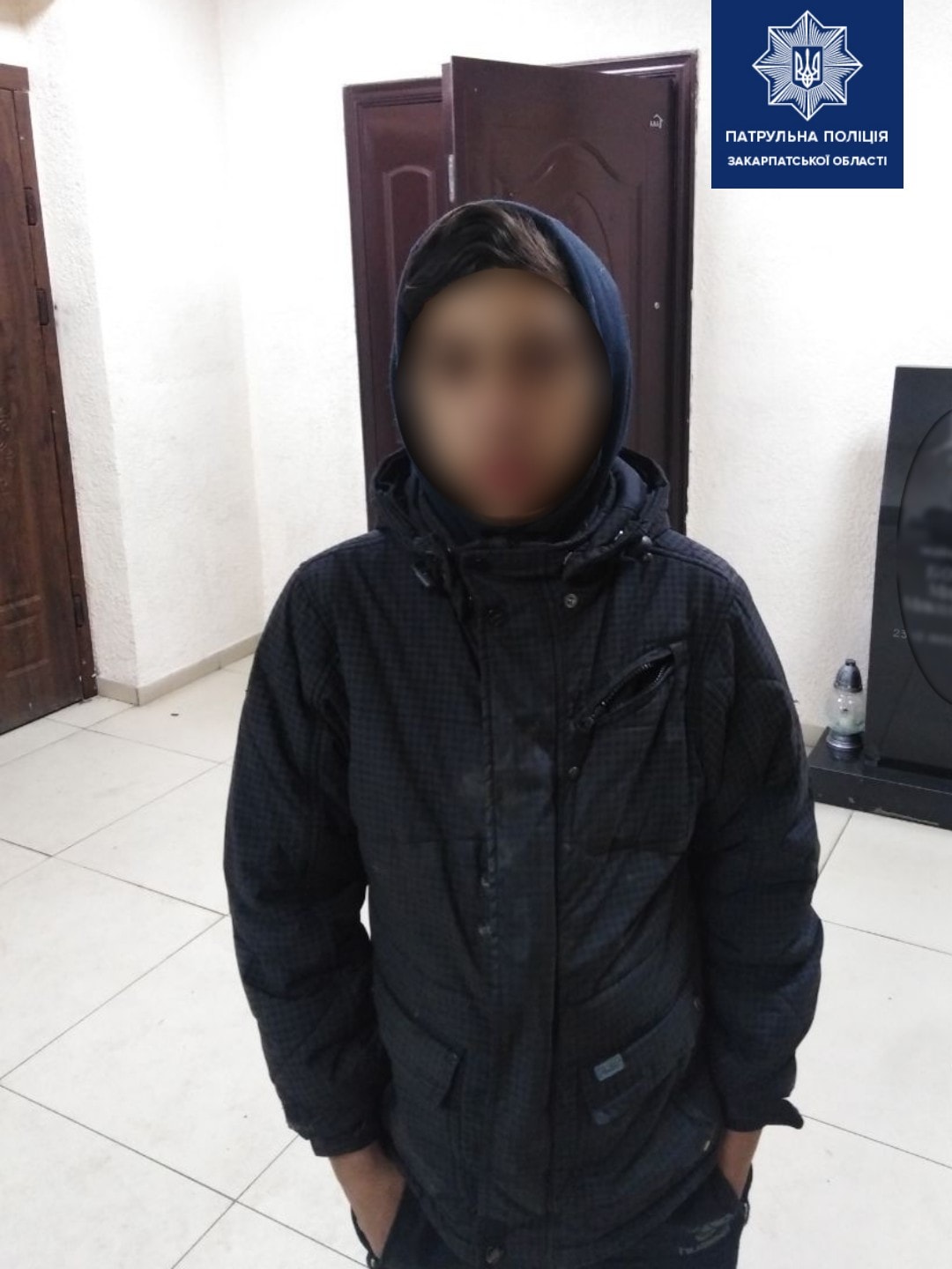 В Ужгороді жінка ледь не побила 13-річного хлопця, що вкрав мобільний телефон у її сина (ФОТО)
