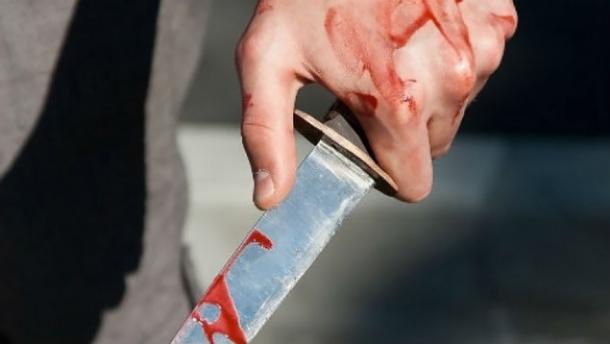 На Рахівщині психічнохворий чоловік під алкоголем штрикнув себе в ногу ножем і помер