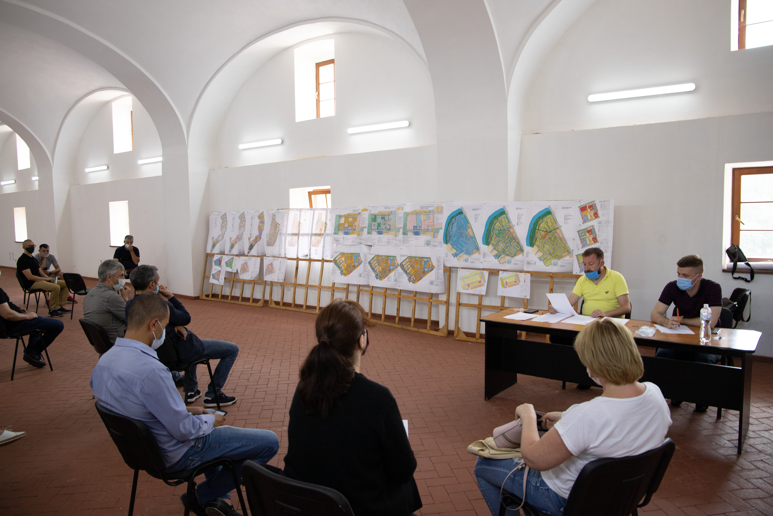 В Ужгороді провели громадські слухання щодо майже десятка проєктів містобудівної документації (ФОТО)