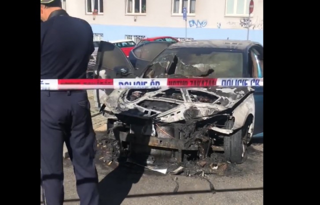 ВІДЕОФАКТ. У Чехії згоріло авто закарпатця, що голодував за права заробітчан