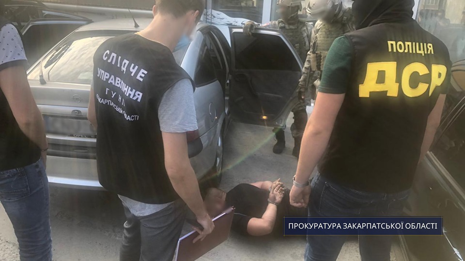 В Ужгороді чоловіка затримали на вимаганні 47 тисяч доларів неіснуючого боргу (ФОТО)