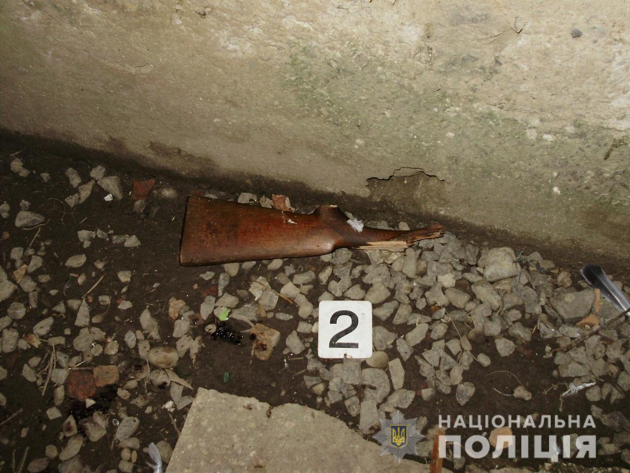 На Мукачівщині під час пиятики чоловік до смерті забив рушницею сусіда-пенсіонера (ФОТО)