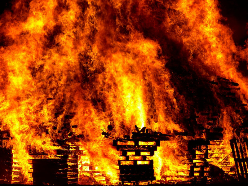 2 дроварні згоріли за добу на Тячівщині та у Великому Березному