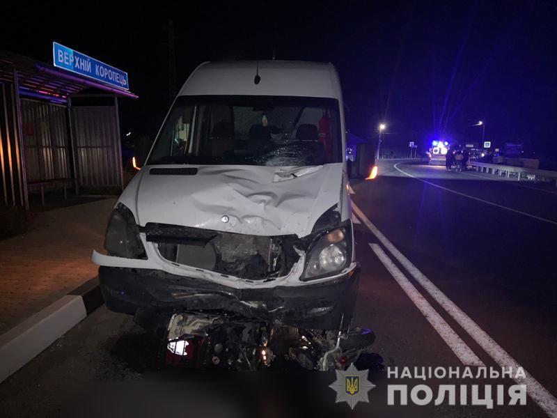 На Мукачівщині водій мікроавтобуса врізався в 16-річного мотоцикліста. Юнак помер у кареті "швидкої" (ФОТО)