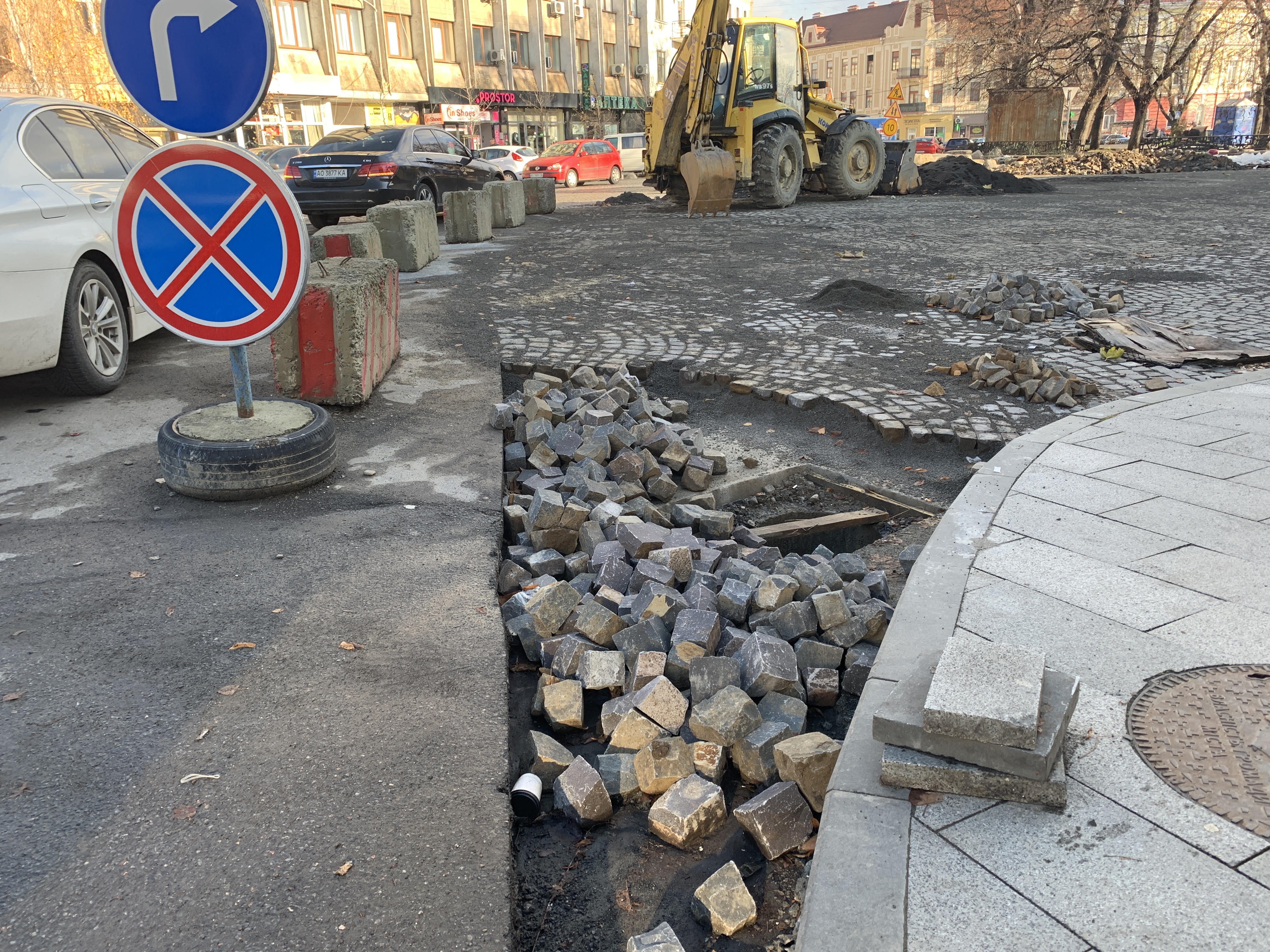 Близько 49 млн витратили з міського бюджету на ремонт площі Петефі в Ужгороді (ФОТО, ВІДЕО)