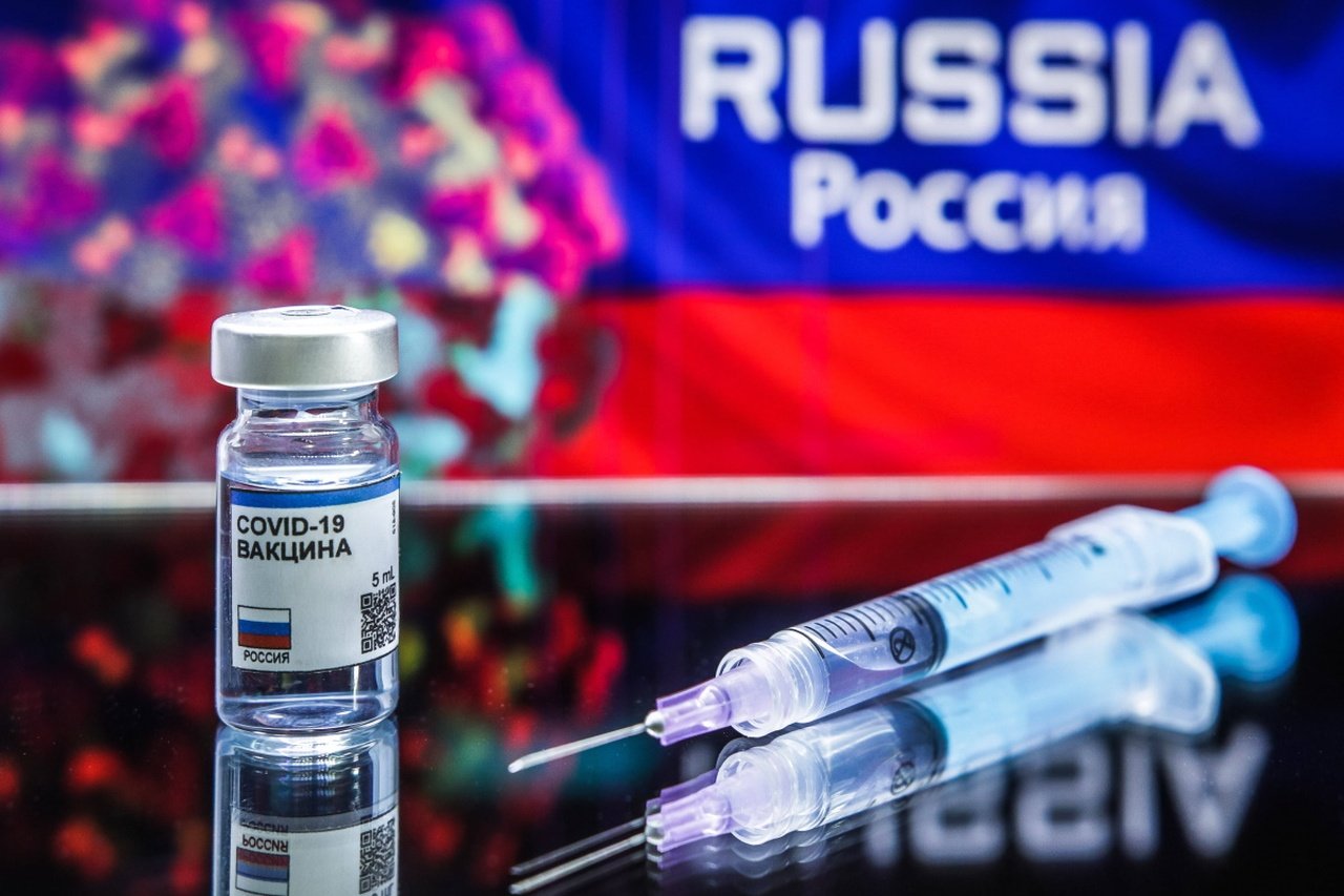 Угорські медики заявили, що не можуть рекомендувати вакцини з Росії та Китаю