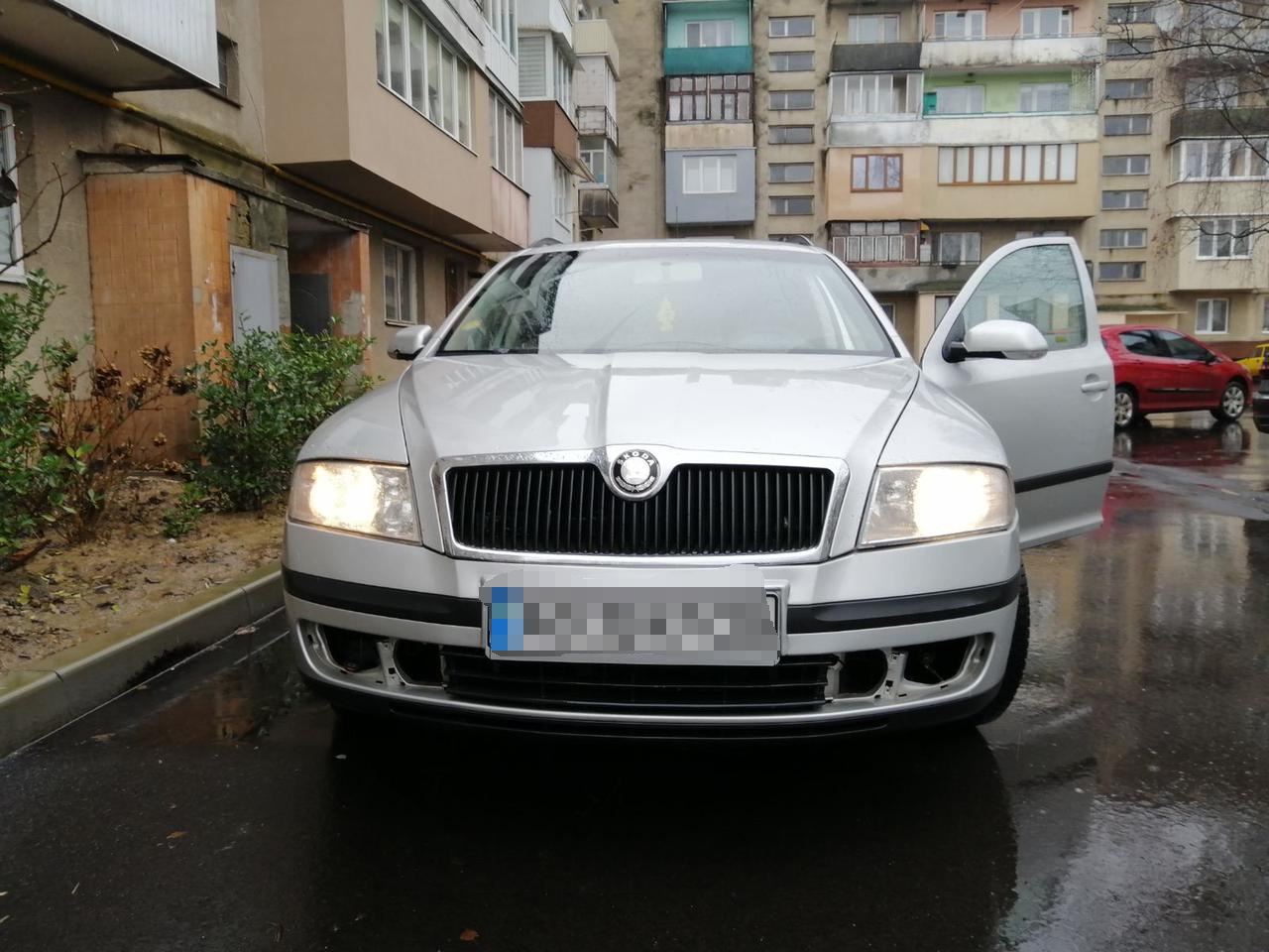 18-річний мешканець Мукачівщини знімав із чужих автівок фари і продавав їх через інтернет (ФОТО)