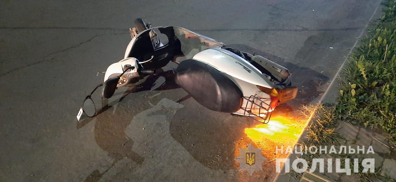 У Хусті мопед зіткнувся з легковиком:19-річна пасажирка загинула, водій у лікарні (ФОТО)