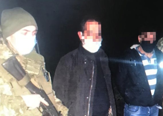 На Закарпатті на кордоні з Румунією затримали двох турків-нелегалів (ФОТО)
