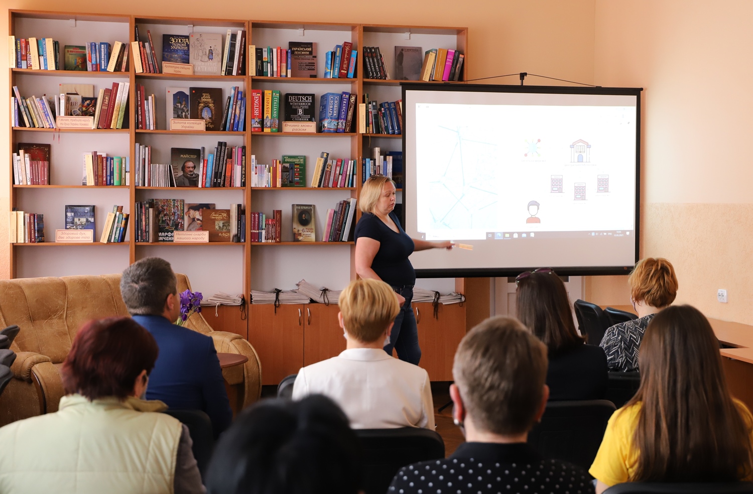 В Ужгороді презентували проєкт, спрямований на осучаснення бібліотек (ФОТО)